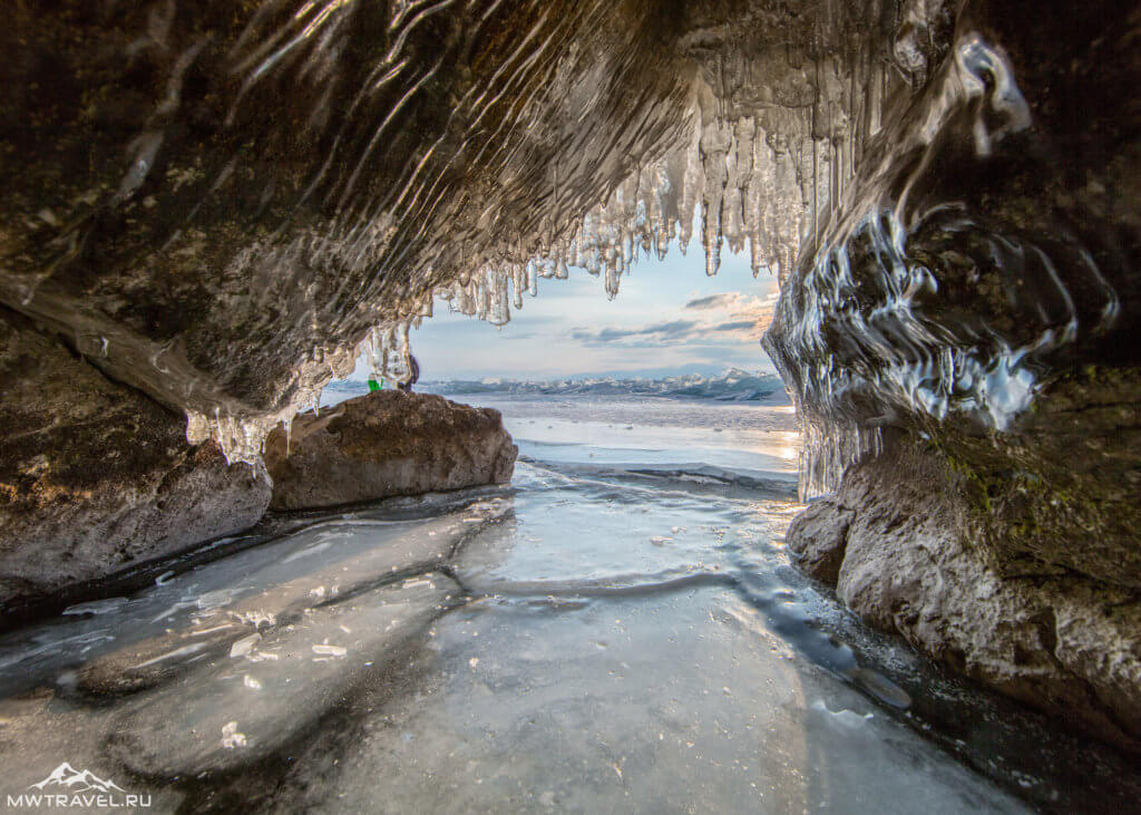 ледовые пещеры на байкале